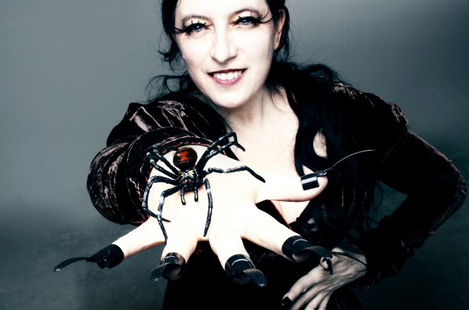 Erika Stucky’s seventh album „Black Widow“ on Berlin’s Traumton Records
